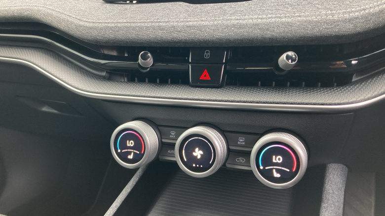 Skoda Superb 2.0 TDI SE Technology 5dr DSG Diesel Estate